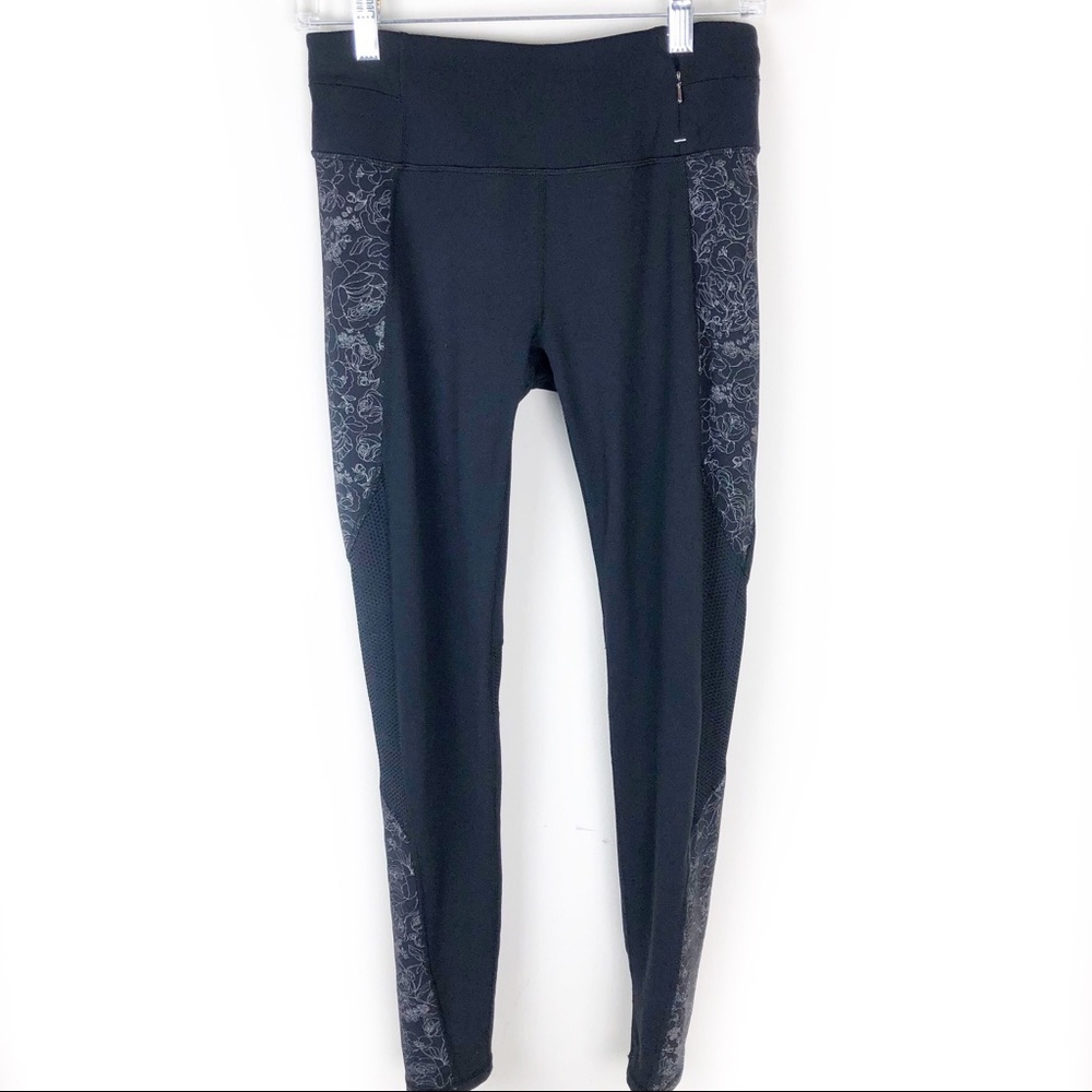 Calia Carrie Underwood Black leggings rose decal